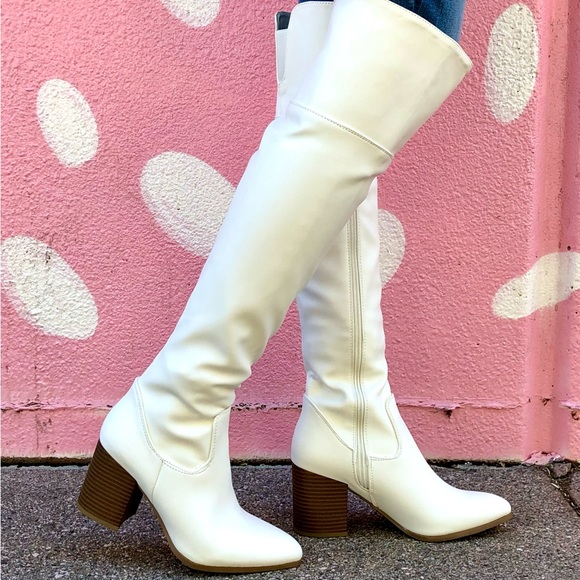 ⚡FINAL SALE! White Vegan Leather Over The Knee Boots - Picture 5 of 7